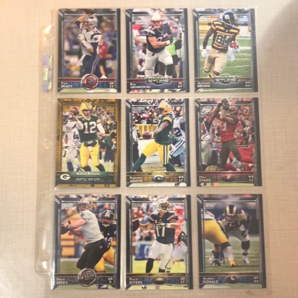 NFL football cards set of nine future Hall of Famer‘s and Super Bowl champions